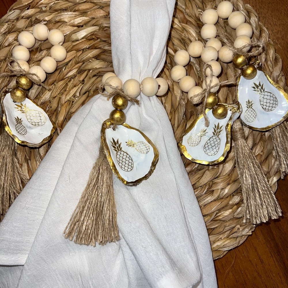 NEW handmade set of 4 Oyster Shell Napkin Rings Beach House Decor Pineapples